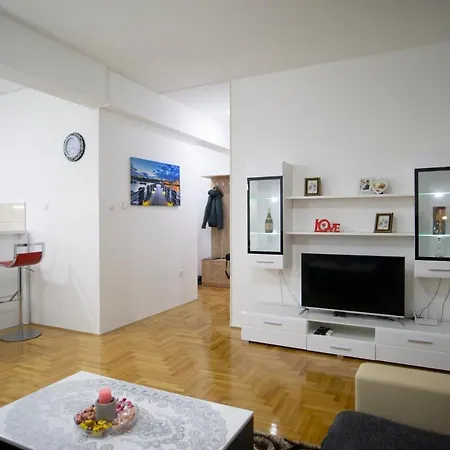 شقة Anica تريبينيي