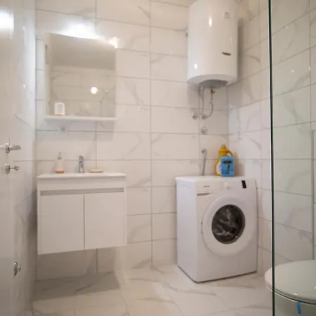 Anica تريبينيي