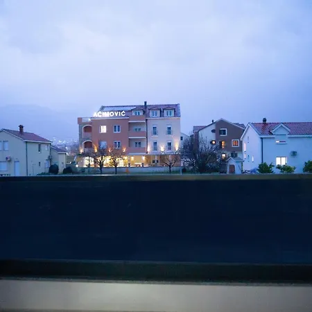 Anica Apartment *